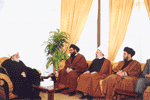 اخر صورة له قبل ادخاله الى المستشفى يستقبل قيادة حزب الله