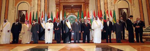 البشير يفتتح القمة العربية ويسلم عبد الله رئاسة الدورة الجديدة