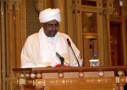 البشير يفتتح القمة العربية ويسلم عبد الله رئاسة الدورة الجديدة