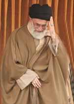 إيران تبدأ عام "الاتحاد الوطني والانسجام الإسلامي": الإمام الخامنئي يحذر الغرب من نقض القوانين الدولية