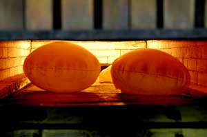 الحكومة... تدعم نصف "العيش"