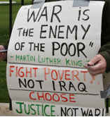 نيويورك : اعتقال عدد من المتظاهرين المناهضين للحرب الاميركية على العراق