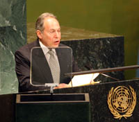 الرئيس لحود أمام الجمعية العمومية للامم المتحدة : على المجتمع الدولي ألا يدع لبنان يهوي لان سقوطه هو سقوط الاعتدال