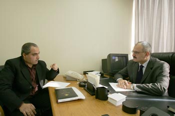 النائب علي حسن خليل لـ"الانتقاد":الانقلاب على صلاحيات الطائف خطير جداً والمعارضة ستصعّد حتى التغيير