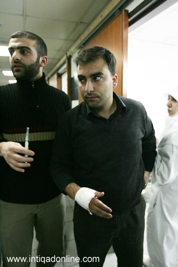 ميليشيا السلطة تعاونها عناصر في قوى الأمن الداخلي تعتدي بالضرب على فريق قناة "المنار" في منطقة الناعمة