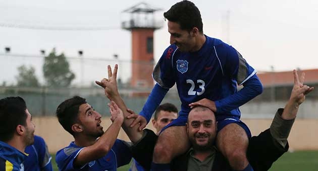 ali_12_12_630 فوز شباب الساحل على الاخاء الاهلي عاليه