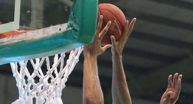 basket_11_12_630 وفد اتحاد السلة زار المعهد الأنطوني بعبدا