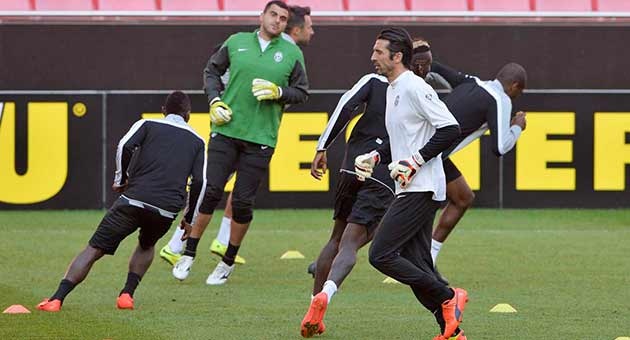 juventus_24_4_630 بطولة ايطاليا : يوفنتوس يسعى للتتويج عندما يواجه ساسوولو
