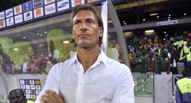 المدرب الفرنسي ايرفيه رينار الفرنسي رينار مدرباً للنصر المتوج بطلاً للدوري السعودي