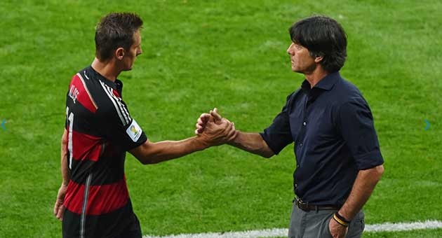 يواكيم لوف : يجب ان نبقى متواضعين مدرب منتخب المانيا يواكيم لوف : يجب ان نبقى متواضعين