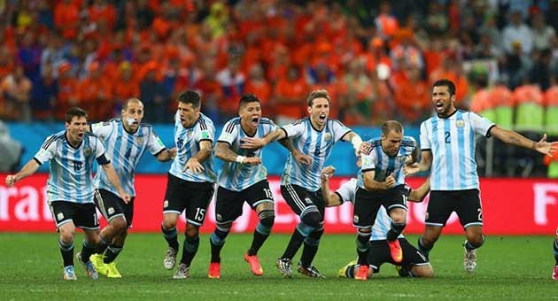 messi_10_7_1_630 المدرب سابيلا سعيد بالتأهل الى نهائي المونديال