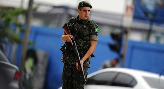 brazil_12_6_630 اضراب جزئي في مطارات ريو دي جانيرو