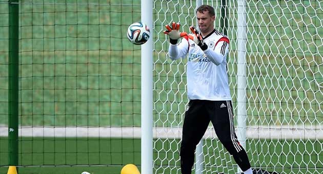 germany_11_6_1_630 مانويل نوير يتخطى الاصابة
