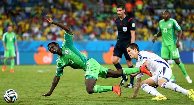 ngr_22_6_630 البوسنيون يحملون على الحكم والنيجيريون يحتفلون