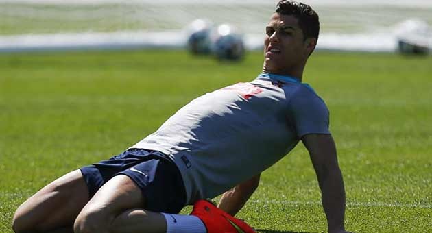 ronaldo_76_1_630 رونالدو عاد الى التدريب