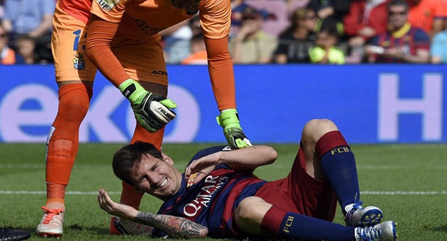 messi_26_9__630 ميسي يتعرض لاصابة امام لاس بالماس ويغادر الملعب