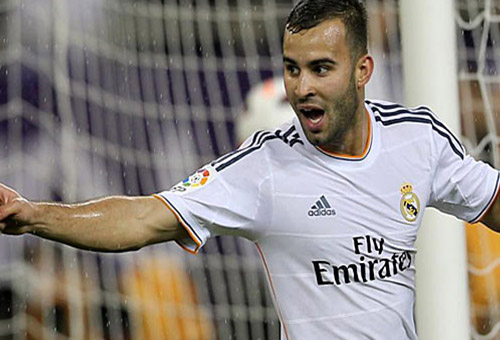 لاعب ريـال مدريد ودريغيز مسجلاً في مرمى باريس سان جرمان فوز ريـال مدريد على باريس سان جرمان ودياً