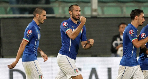 chiellini_630 كييليني يهدي كونتي فوزه الثاني على التوالي مع ايطاليا