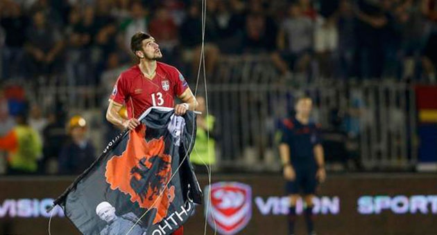 serbia_13_630 بالفيديو : طائرة من دون طيار تتسبب في توقيف مباراة كرة قدم