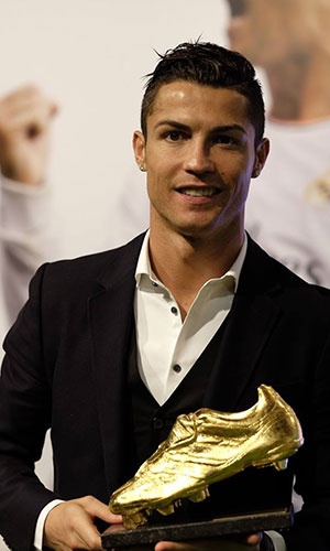 ronaldo_5_11_11_500 رونالدو قمت باشياء جيدة لنيل الكرة الذهبية مجدداً
