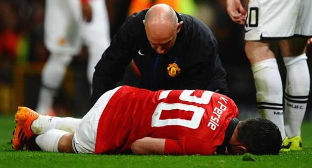 persie_22_3_630 الاصابة تُبعد فان بيرسي من 4 الى 6 اسابيع