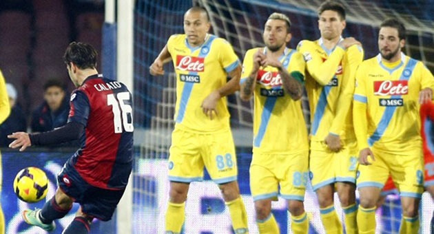 napoli_25_2_630 الدوري الايطالي : جنوى يوقف صحوة نابولي