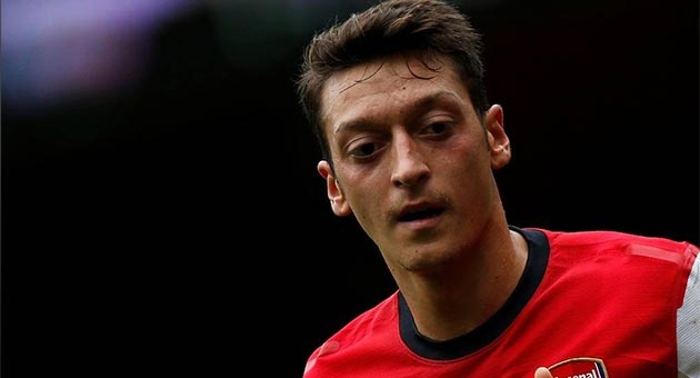 ouzil_21_2_630 اوزيل يعتذر من جماهير أرسنال