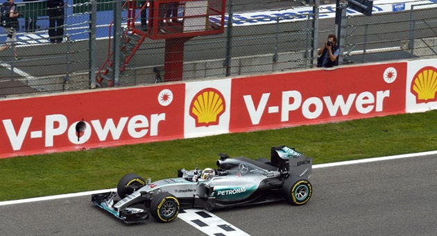 f1_23_8__630 لويس هاميلتون يُتوج بسباق جائزة بلجيكا الكبرى