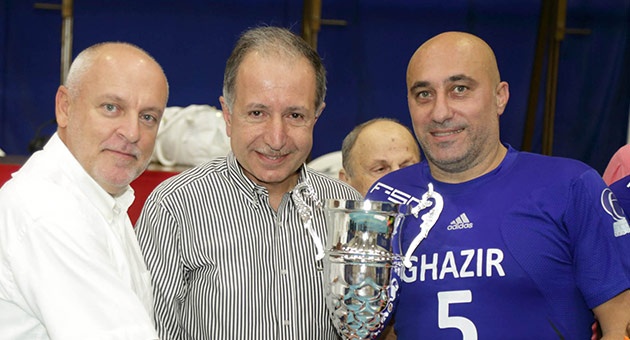 volleybal_28_9_1_630 غزير يُتوج بلقب دورة تجمّع قدامى الطائرة على كأس شارتييه