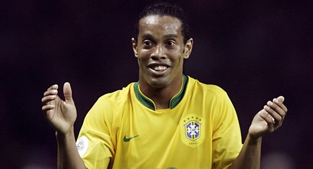 _ronaldinho_630 رونالدينيو لا يفكر في الاعتزال حالياً