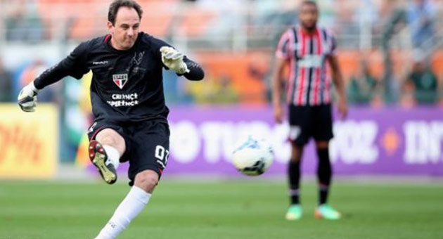 brazil_6_4_630 بالفيديو : حارس مرمى يُسجل هدفه الرقم 126
