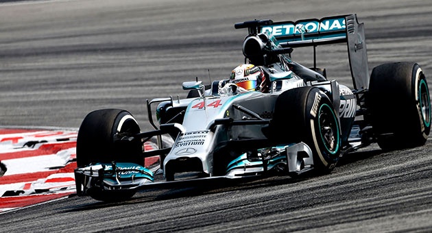 f1_6_630 هاميلتون وروزبرغ في طليعة المرشحين لأحراز جائزة ماليزيا