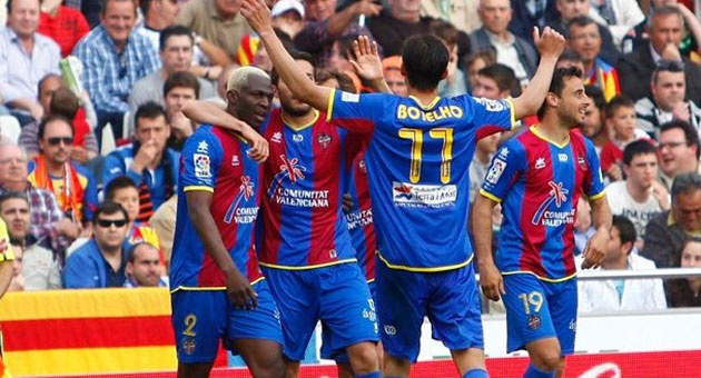levante7_630 ليفانتي يبتعد مؤقتاً عن خطر الهبوط بفوزه على ايبار