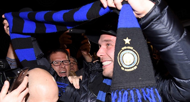 inter_3_1_630 بالصور : وصول لوكاس بودولسكي الى ميلانو