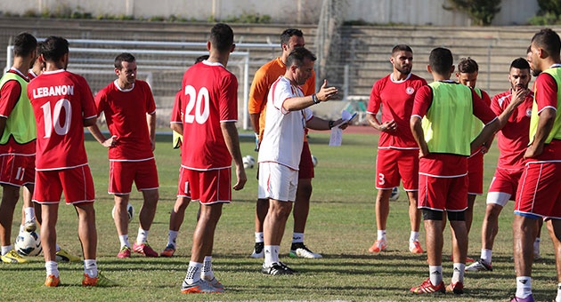 leb_10_630 منتخب لبنان لكرة القدم في مواجهة حاسمة امام نظيره الكويتي