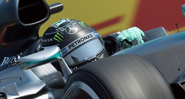 f1_25_7_1_630 هاميلتون يٌسجل أسرع زمن في جولة التجارب الحرة الأخيرة
