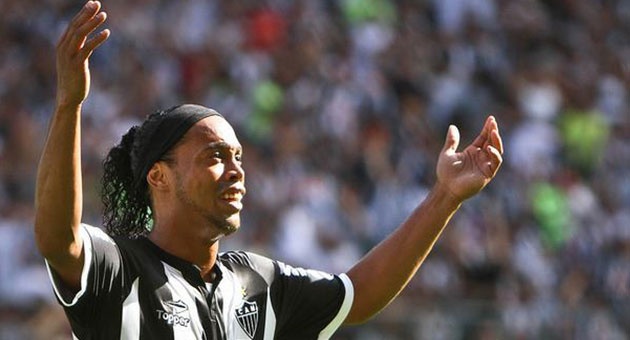 ronaldinyo_630 فلوميننزي يتعاقد مع البرازيلي رونالدينو