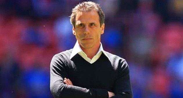 zola_14_7_630 المدرب زولا وقع للعربي القطري لمدة موسمين