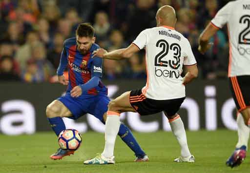 بطولة اسبانيا: برشلونة وميسي يتخطيان فالنسيا وأتلتيكو مدريد يهيمن على اشبيلية