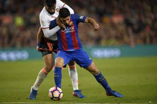 بطولة اسبانيا: برشلونة وميسي يتخطيان فالنسيا وأتلتيكو مدريد يهيمن على اشبيلية