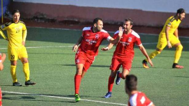 رضا عنتر يتحدث عن مسيرته الاحترافية: هدفنا كأس النخبة..وأعتذر للعهد عن هتافات المندسين