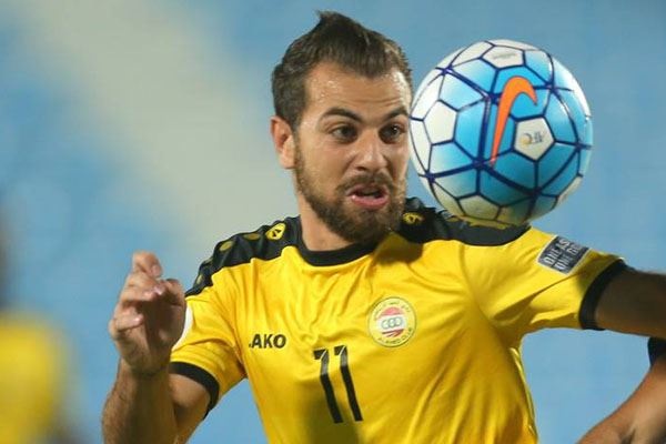 لاعب العهد المتألق أحمد زريق للعهد: فوزنا على فنجاء إنجاز وهدفنا لقب الدوري