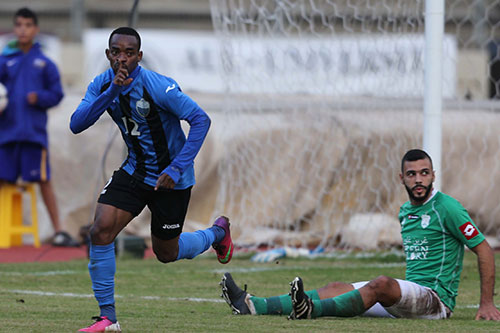 الانصار يتخطى طرابلس 2-1