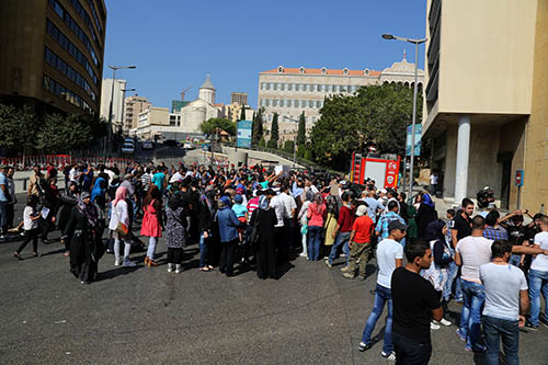 اعتصام اهالي العسكريين المخطوفين امام السراي 
