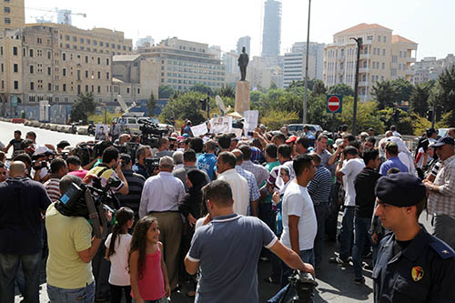 اعتصام اهالي العسكريين المخطوفين امام السراي 