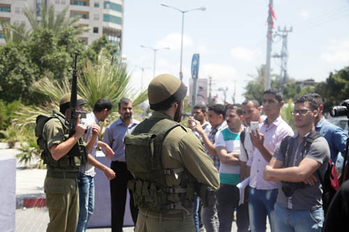 حملة في غزة تحاكي الحواجز الاسرائيلية في الضفة والقدس