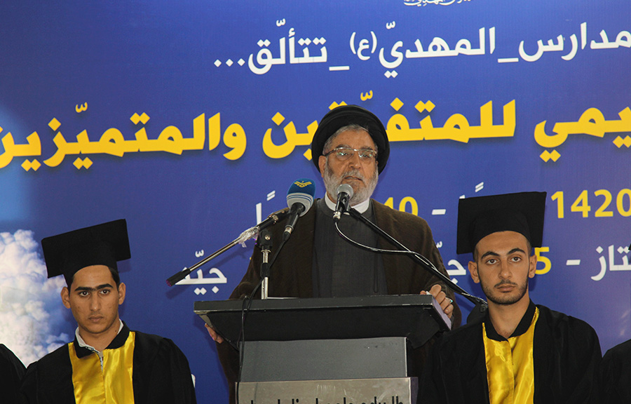 تكريم التلامذة المتفوقين بالامتحانات الرسمية في مدارس المهدي (عج)..(2016-09-19)