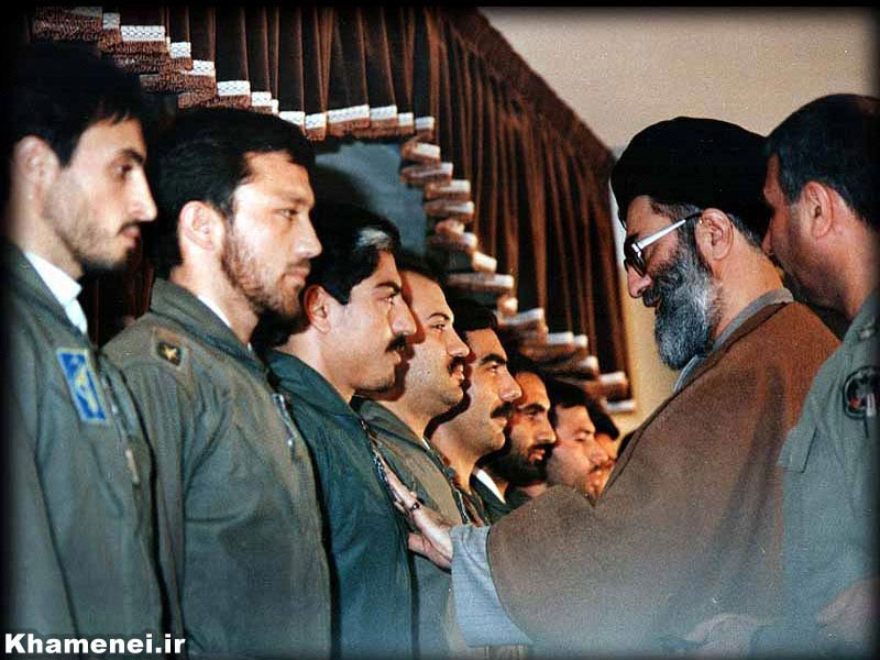 صور قديمة للإمام الخامنئي