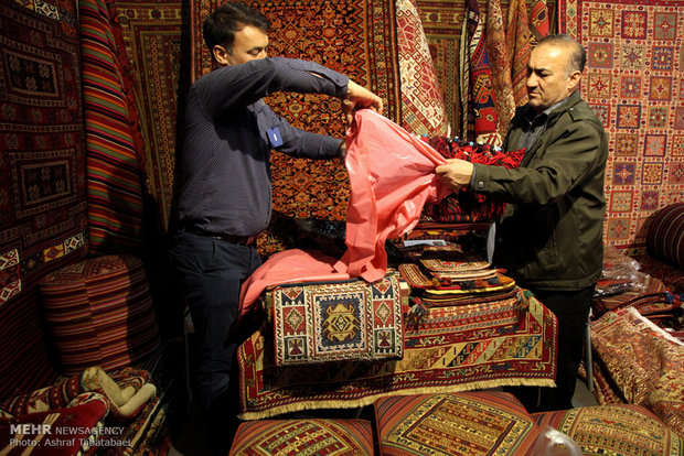 معرض الصناعات اليدوية الايرانية في طهران