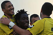 العهد يبتعد في الصدارة بفوزه على التضامن صور 2-1